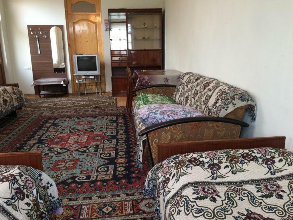 Huseyn Houses Gəncə Exteriör bild